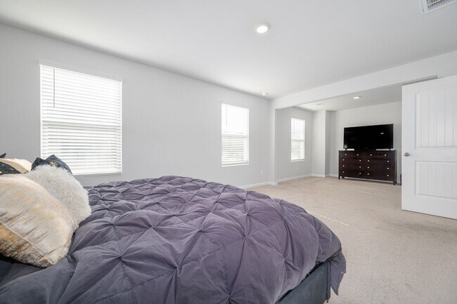Building Photo - 447 Augustine Dr