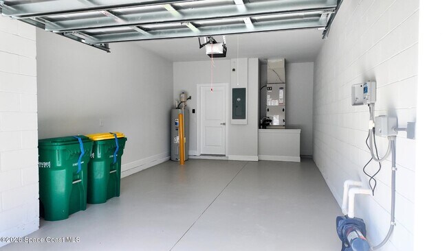 Building Photo - 414 Grove Ln