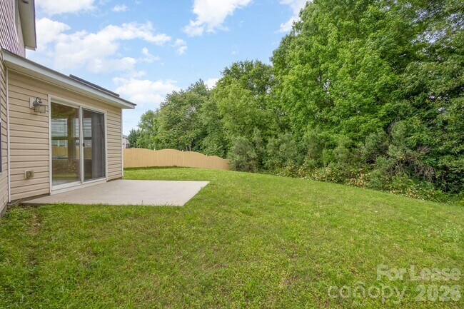 Building Photo - 6442 Ridgeview Commons Dr