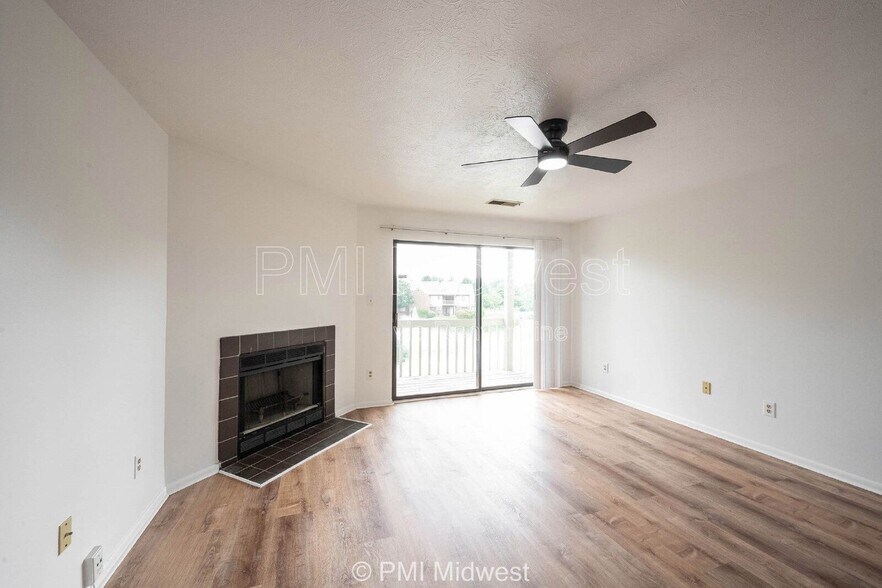 Building Photo - 4291 Village Pkwy Cir W