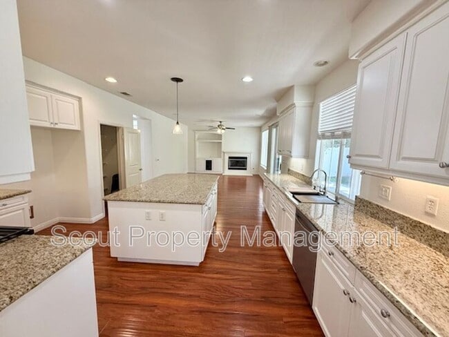 Building Photo - 39877 Worthington Pl