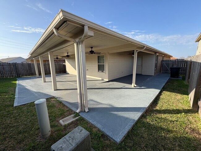 Building Photo - 21007 Whitehaven Bluff Trail