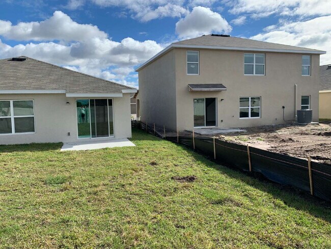 Building Photo - 16763 Parker River St