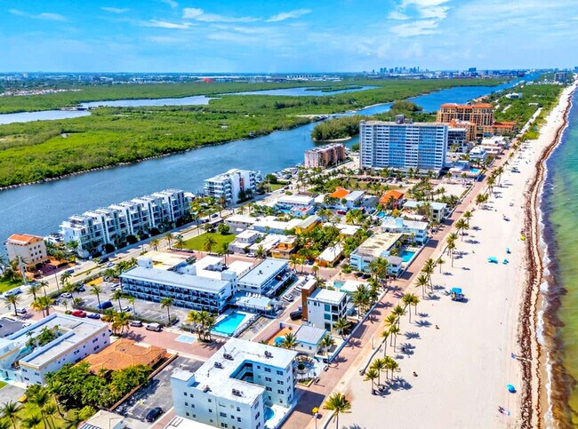 Building Photo - 321 Wilson St