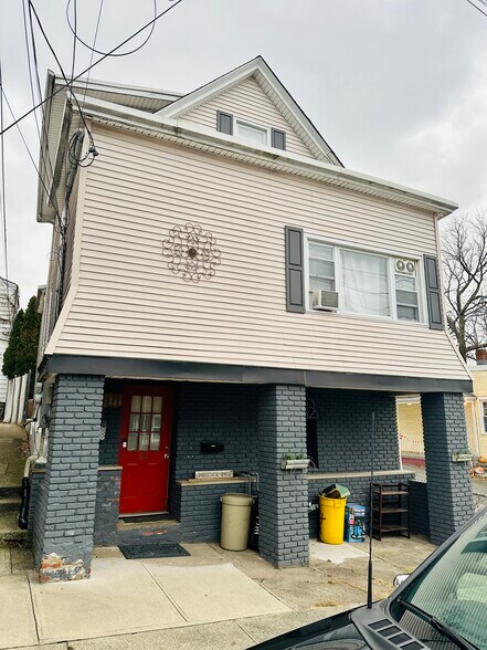 Building Photo - 84 MacArthur Ave