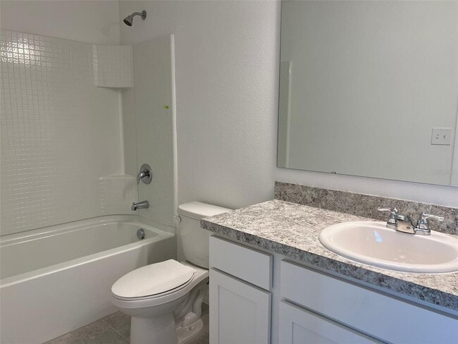 Building Photo - 545 Madison Dr