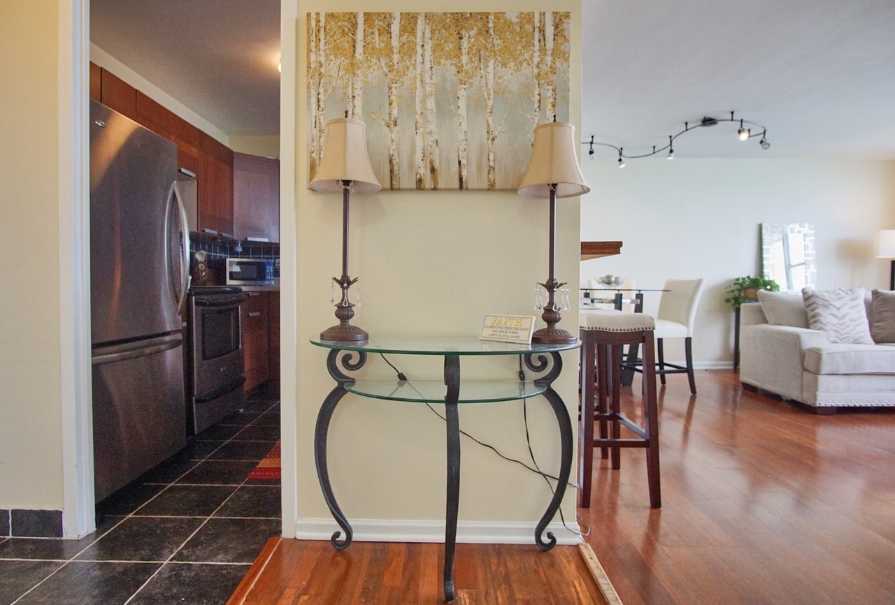 Building Photo - 6301 N Sheridan Rd