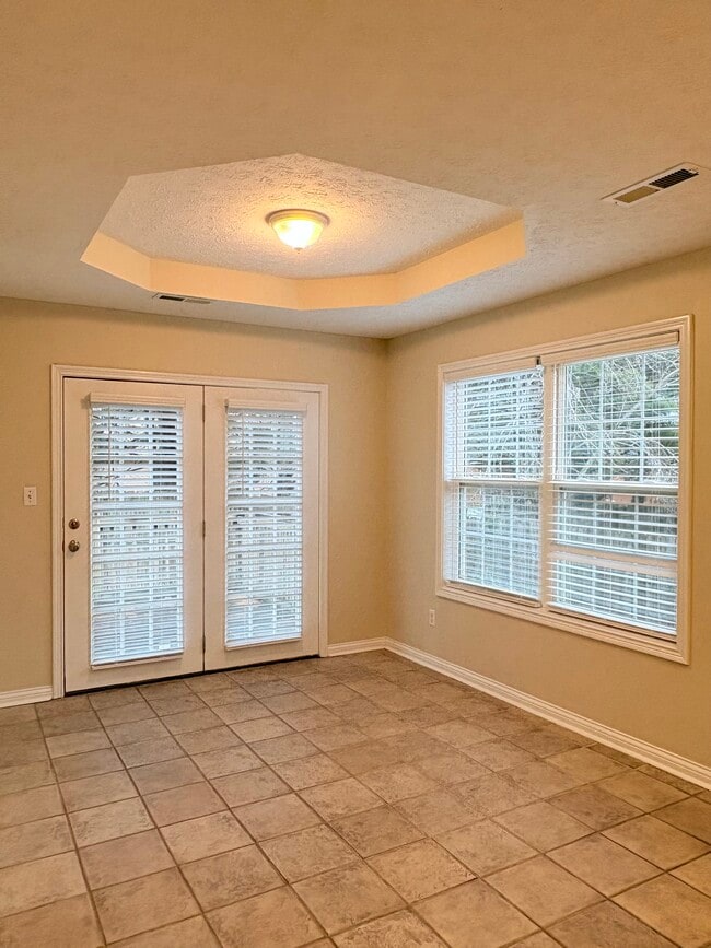 Building Photo - 338 Catalpa Cir