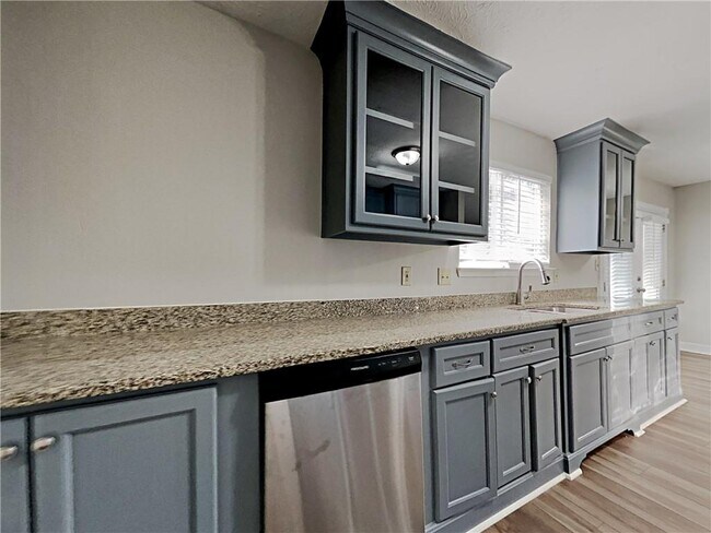 Building Photo - 968 Country Oaks Ct