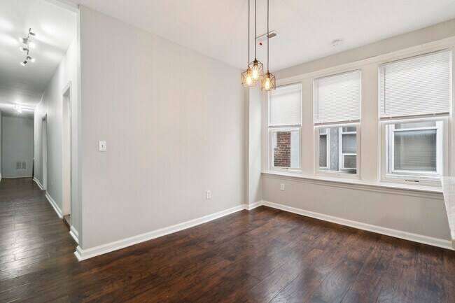 Building Photo - 924 S 58th St