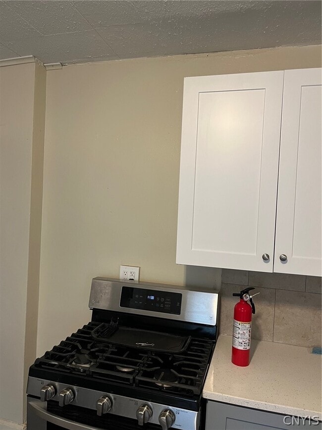 Building Photo - 439 Valley S Dr