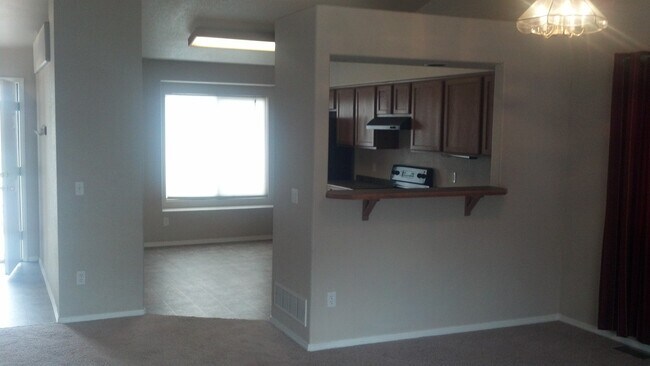 Building Photo - 7432 Prythania Park Dr