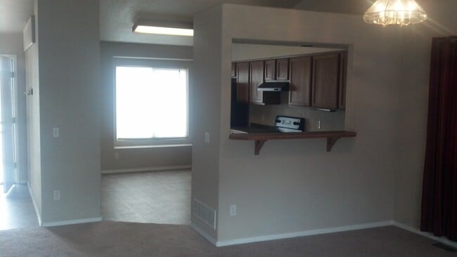 Building Photo - Indigo Ranch 2 bedroom with unfinished basement