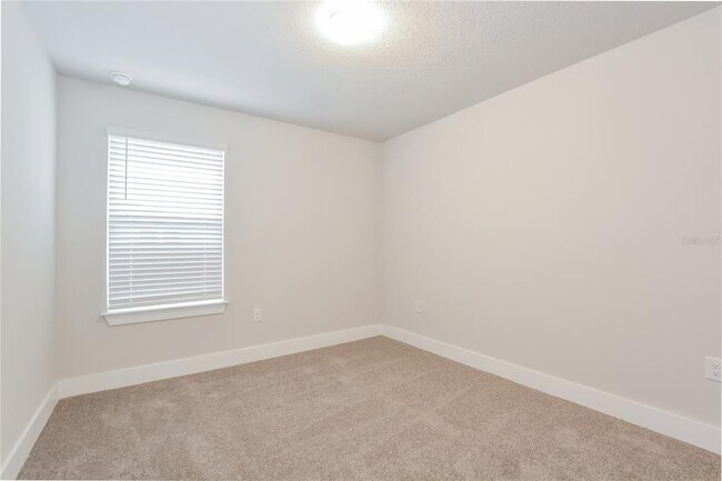 Building Photo - 804 E Voorhis Ave