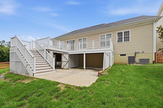 Building Photo - 24267 Purple Finch Dr