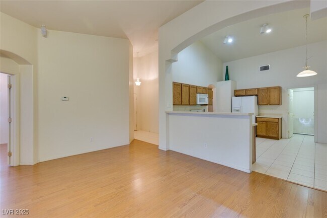 Building Photo - 10308 Juniper Creek Ln