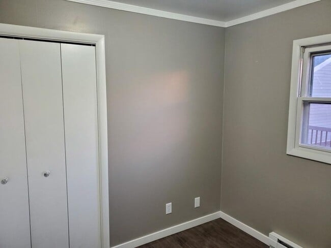 Building Photo - 3 bedroom 2 bath home