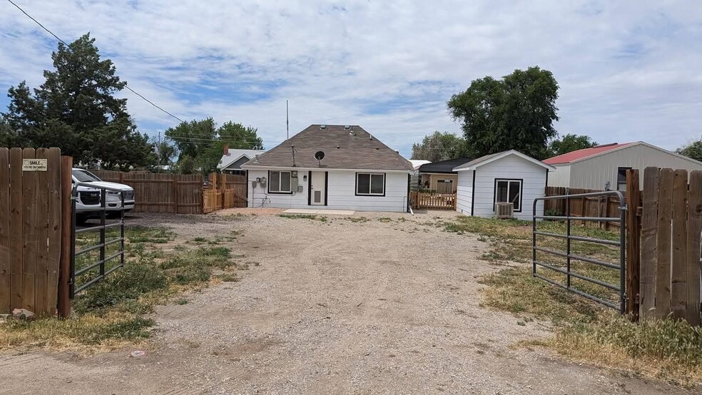 Building Photo - 464 2nd Ave