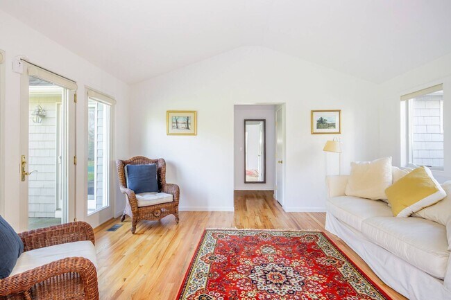 Building Photo - 237 Blank Ln