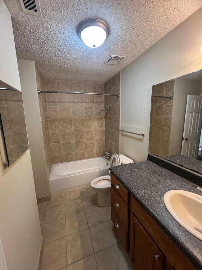 Building Photo - bg0211