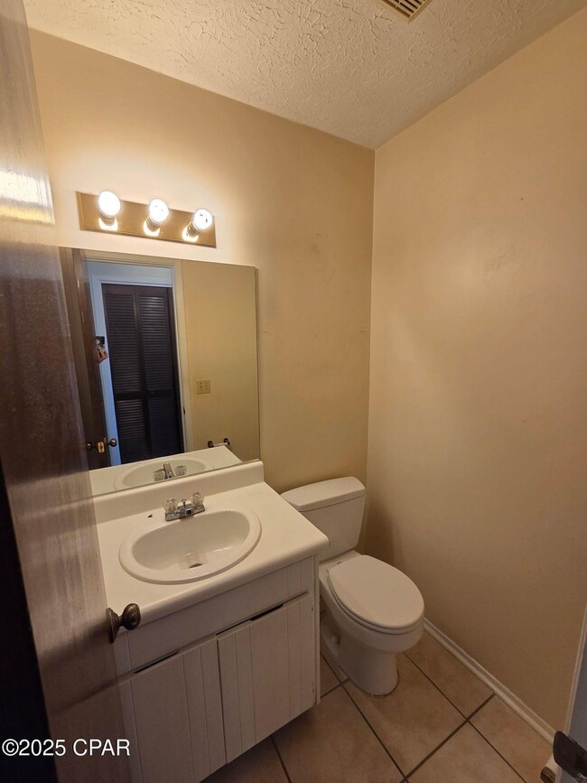 Building Photo - 7320 Chipewa St