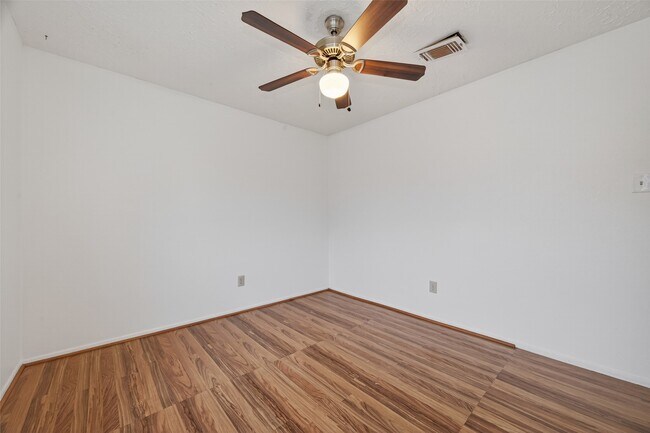 Building Photo - 13908 Cravenridge Dr