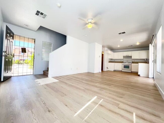 Building Photo - 5893 E Rainbow Bridge Dr