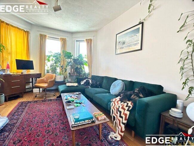 Building Photo - 15 Colborne Rd