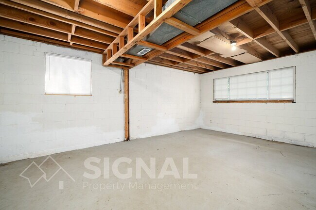 Building Photo - 5114 Beacon Dr
