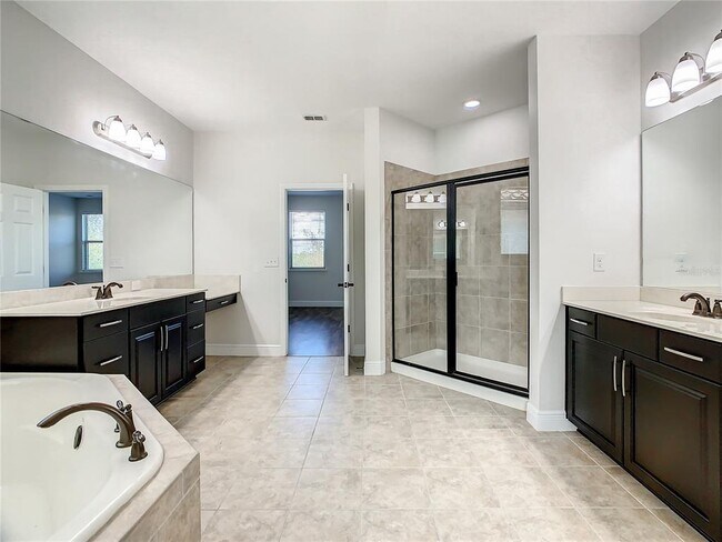 Building Photo - 8917 Blue Mesa Dr