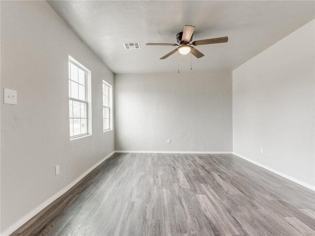 Building Photo - 1716 SW 18th St