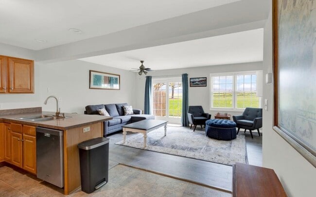Building Photo - 81 Pebble Creek Dr