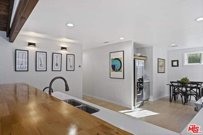 Building Photo - 251 N Encinal Ave