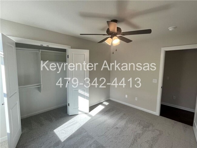 Building Photo - Modern 3-Bed, 2-Bath Home with Fenced Yard