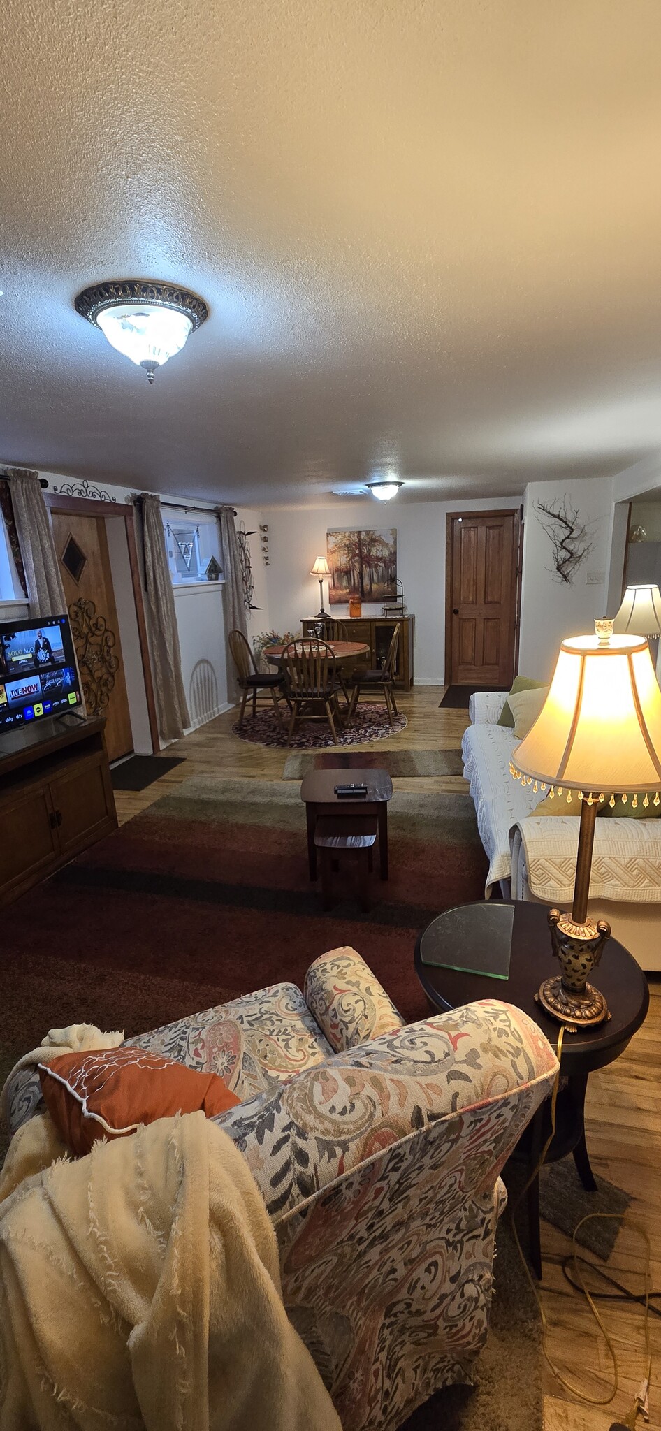 Living room/dining room - 206 N Maple St