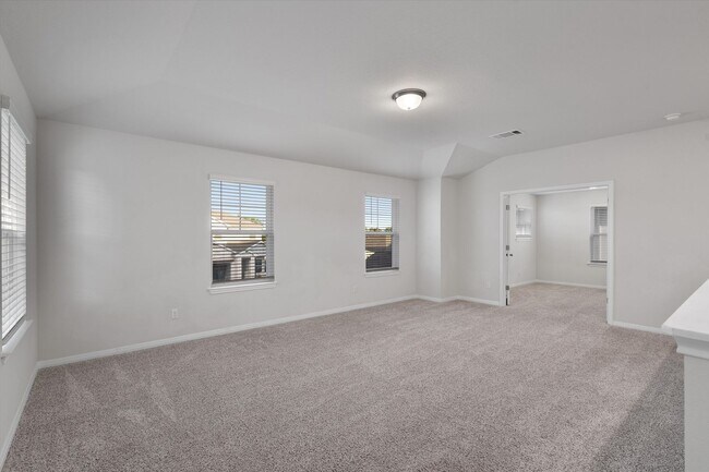 Building Photo - Huge 5-Bedroom Home for Lease in South Austin