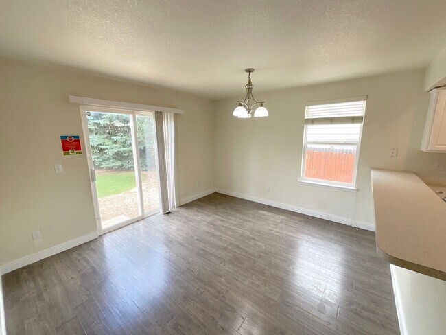 Building Photo - 3 Bedroom Home Available Near Stetson Hill...