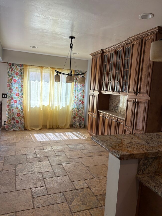 Dining Area - 6601 Louise Ave