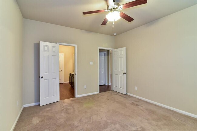 Building Photo - 13062 Rose Landing Dr