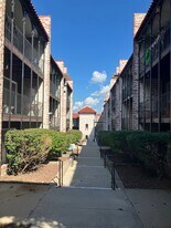 Building Photo - 5011 Walnut St