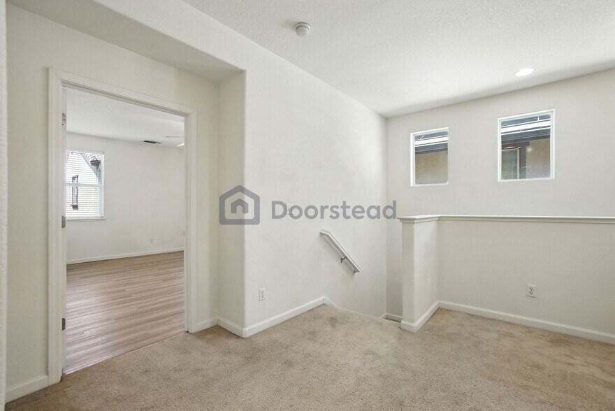 Building Photo - 252 Crescent Moon Dr