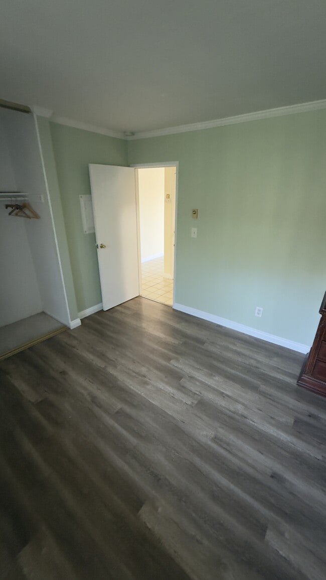 Building Photo - 420 Redondo Ave
