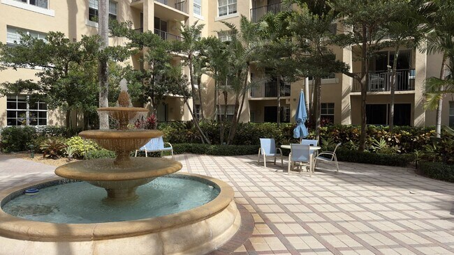 Building Photo - 1801 N Flagler Dr