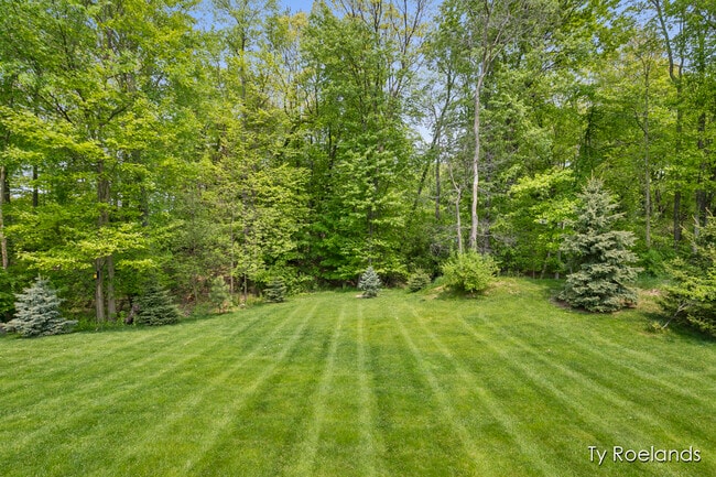 Building Photo - 3757 Lake Birch St NE