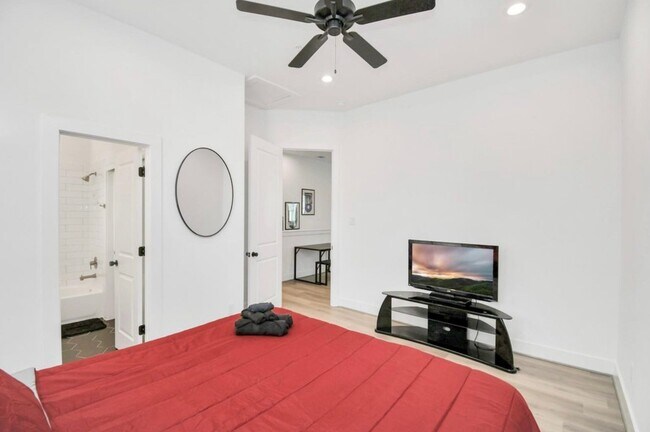 Building Photo - 4617 Indie Hts Ln