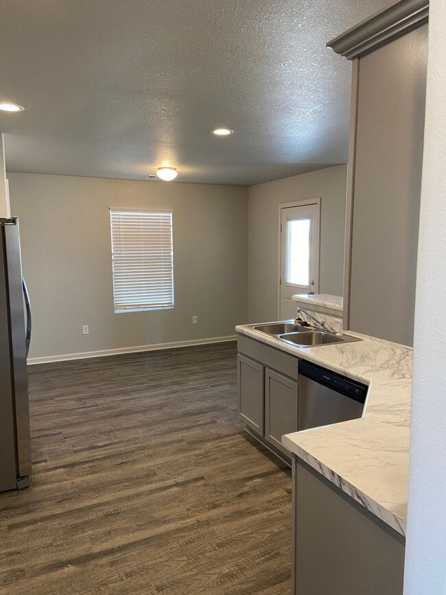 Building Photo - 3824 Keeneland Dr