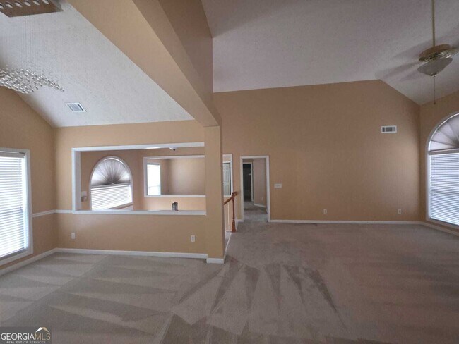 Building Photo - 323 Bald Eagle Way