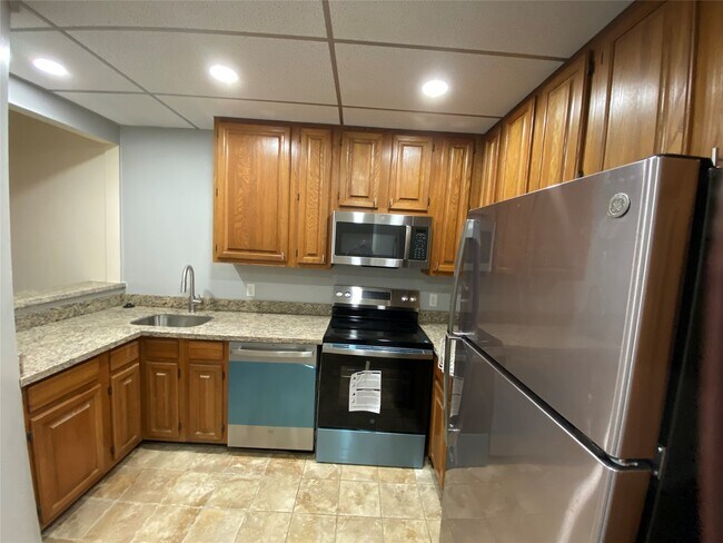 Building Photo - 2207 S Braeswood Blvd