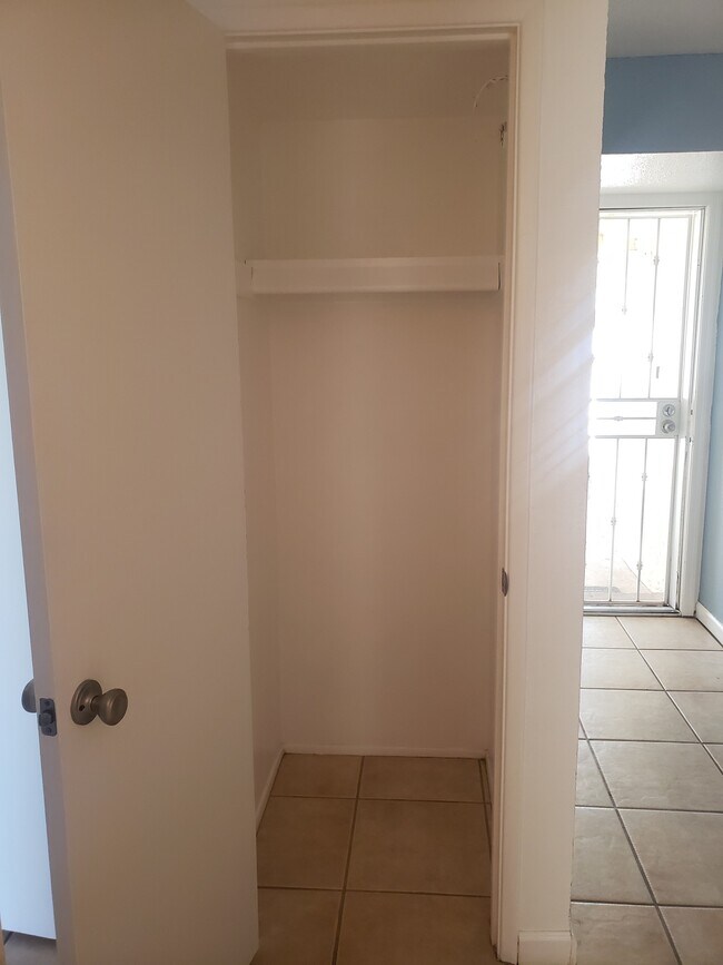 Building Photo - 3560 N Tucson Blvd