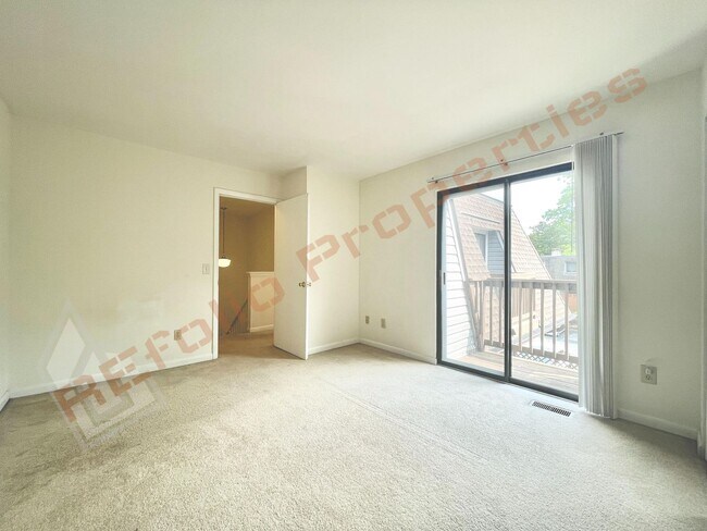 Building Photo - Beautiful 2 bedroom 2.5 bath Condo w/ 2 Reserved Parking Space @ Finley Forest, Chapel Hill, Avai...